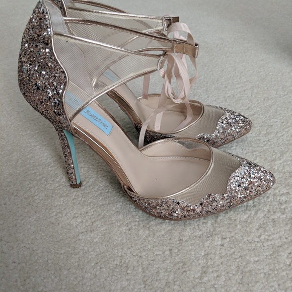 blue by betsey johnson stela